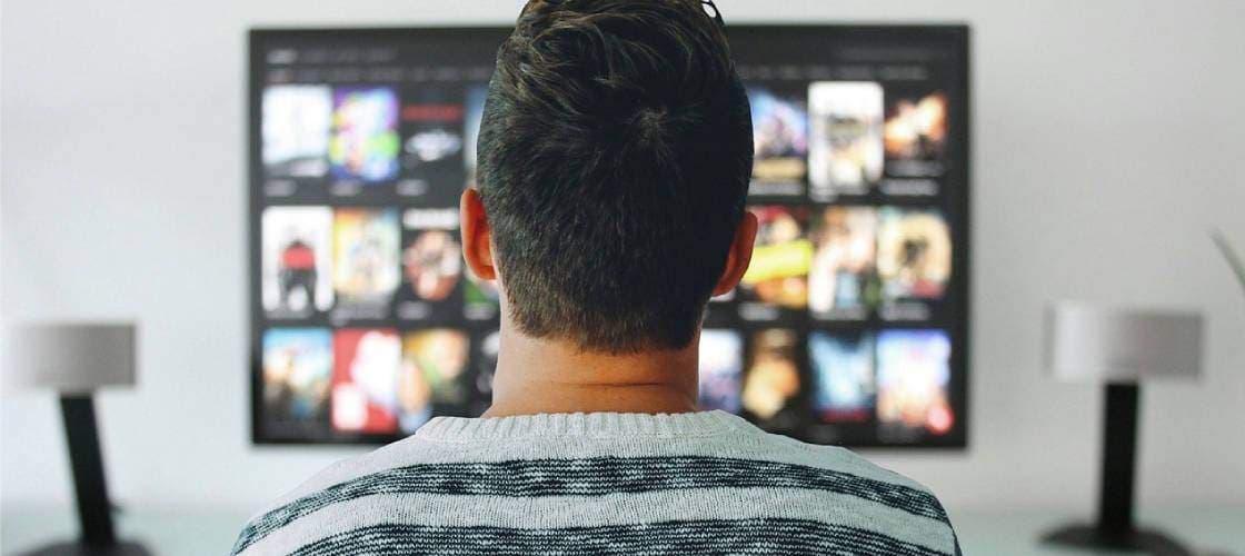 Como economizar energia da televisão? 4 dicas para poupar