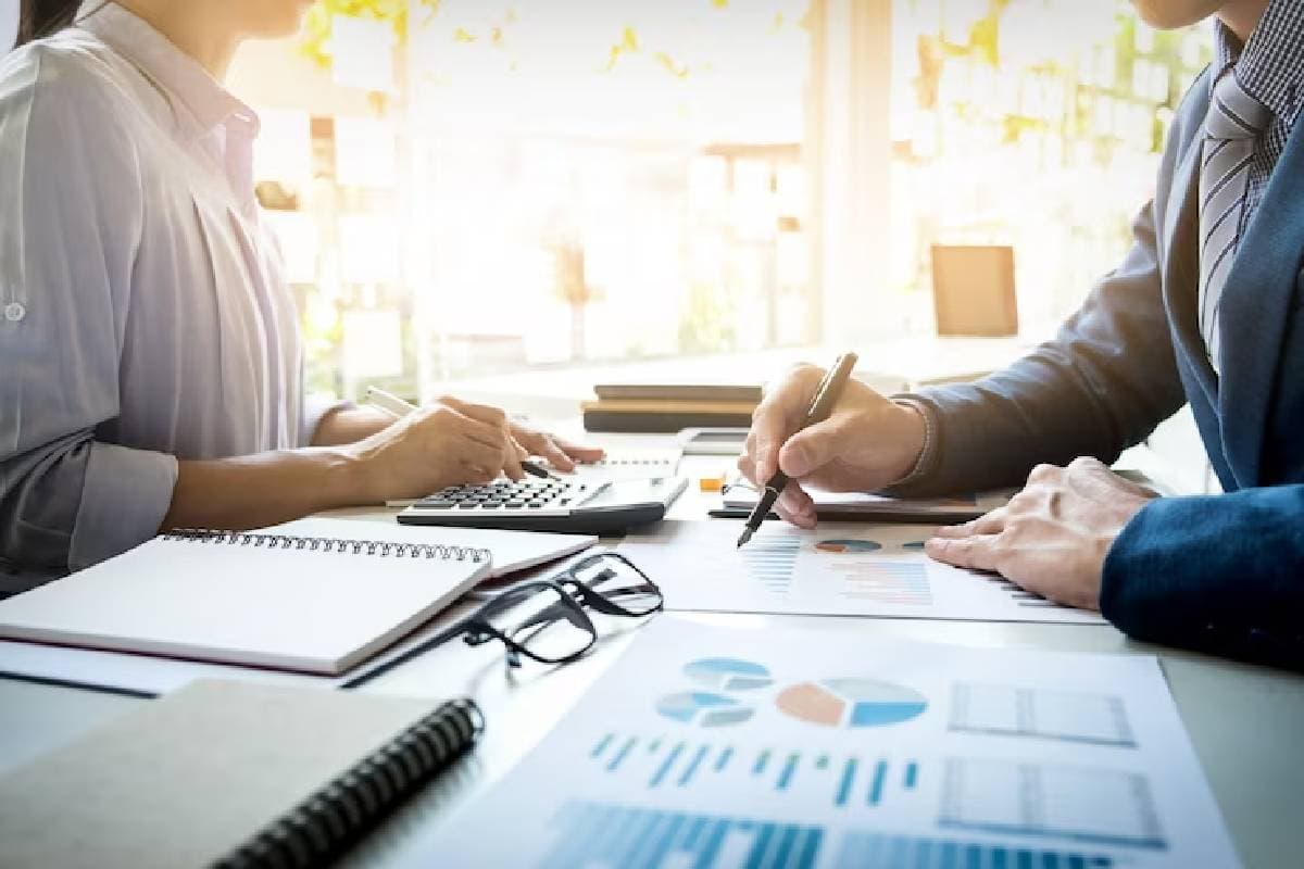 Budget e forecast: entenda a diferença e como usar na gestão financeira
